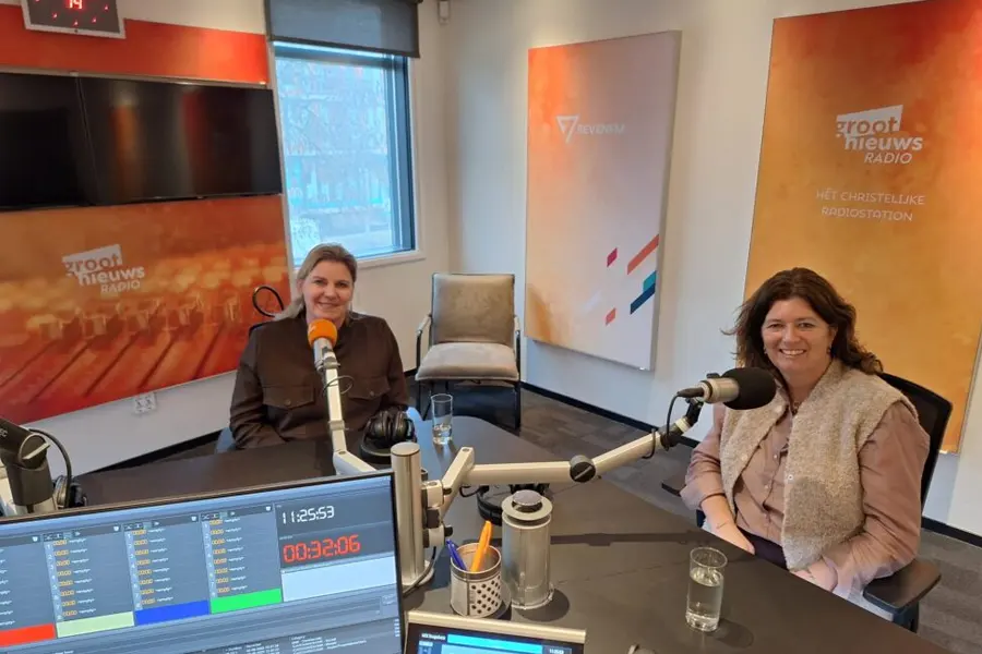 Openhartige gesprekken bij Groot Nieuws Radio
